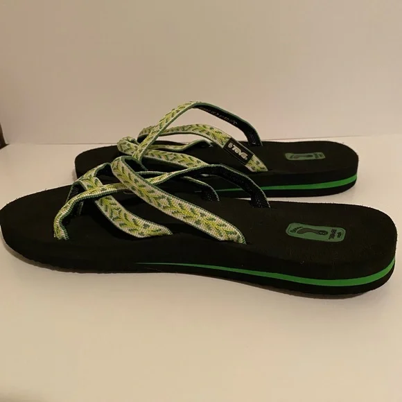 Teva Mush Olowahu Strappy Flip Flops in Tyena Lime Green Size 7 women NWOT - Picture 5 of 11